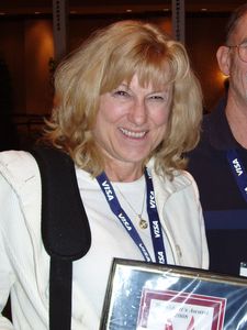 Laurie Boemker receieved the Presidents award at the 2008 USATF Annual Meeting.